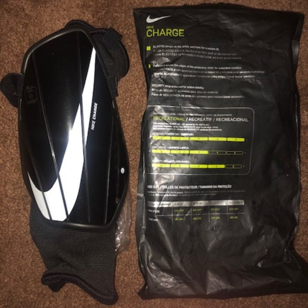 NEW Nike Soccer Shin Guards - Size L